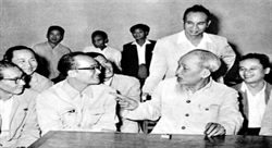 Tiếp tục xây dựng Đảng trong sạch, vững mạnh theo tư tưởng Hồ Chí Minh