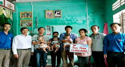 Xã đoàn Triệu Sơn: Trao quỹ hỗ trợ gia đình chị Trần Thị Kim Lành có hoàn cảnh đặc biệt khó khăn